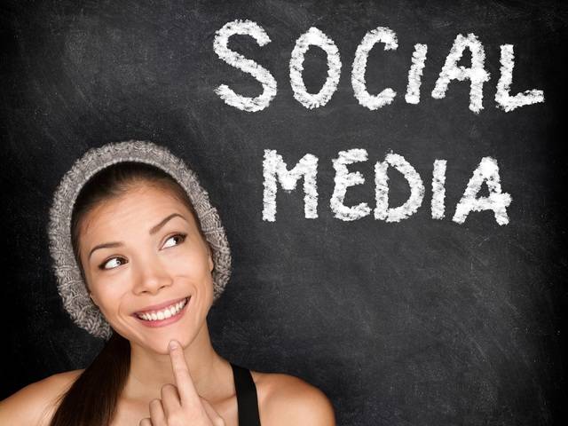Perforación entrada extremadamente 5 Top Reasons People Don't Think Social Media Is a Real Job